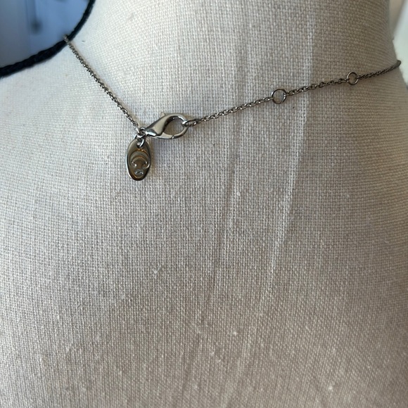 Beautiful and delicate Charming Charlie silver tone cross necklace - Picture 5 of 5